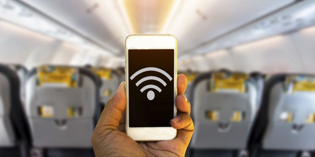 Utilisation du wi-fi en avion: attention aux cyber-risques!