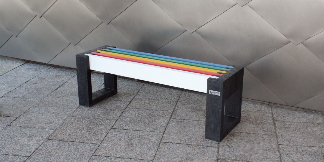 Du mobilier construit à partir de déchets recyclés pour les collectivités